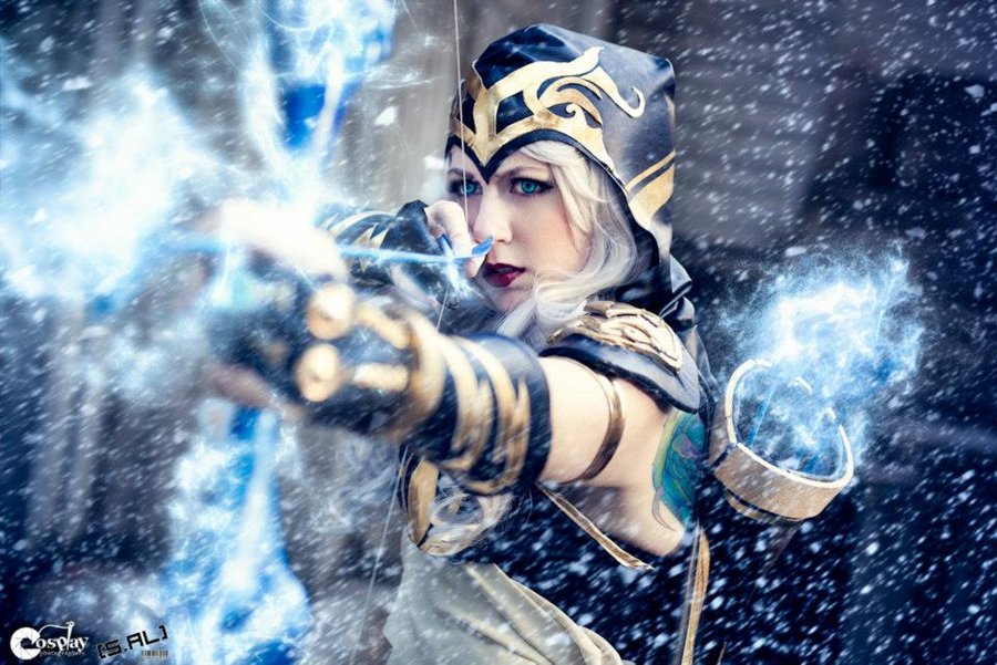 league of legends ashe cosplay by missyeru-d5gaa6d